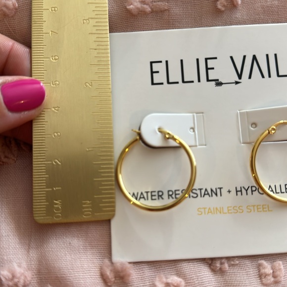 ✨ NWT Ellie Vail original waterproof medium gold hoop earrings in bag RSVP $62 - Picture 3 of 10